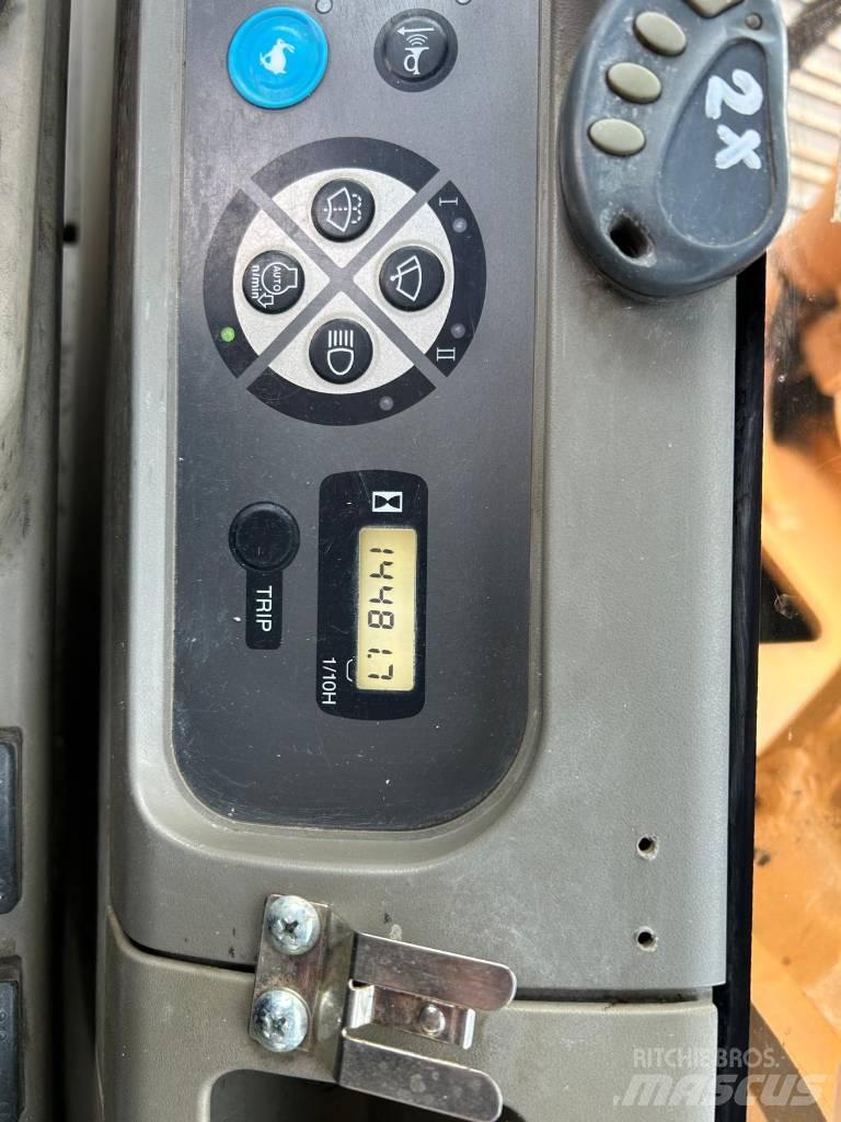 CASE CX 210 B LC Kāpurķēžu ekskavatori