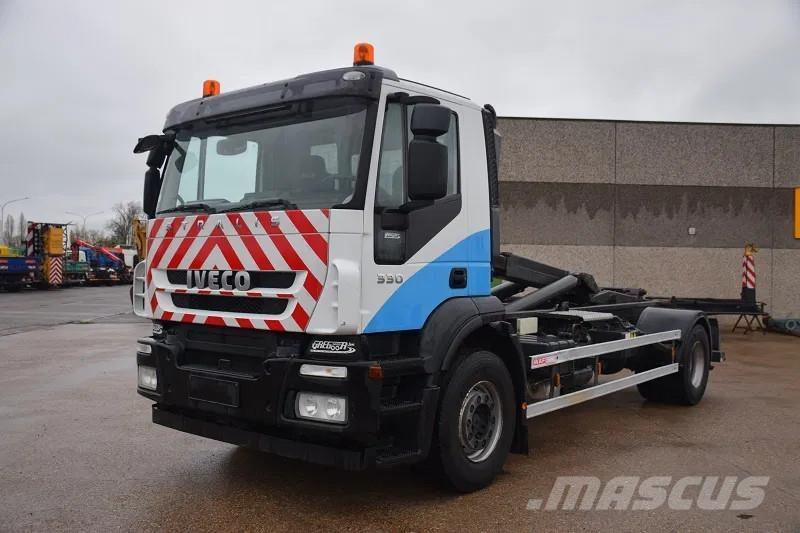 Iveco Stralis 330 Treileri ar āķi