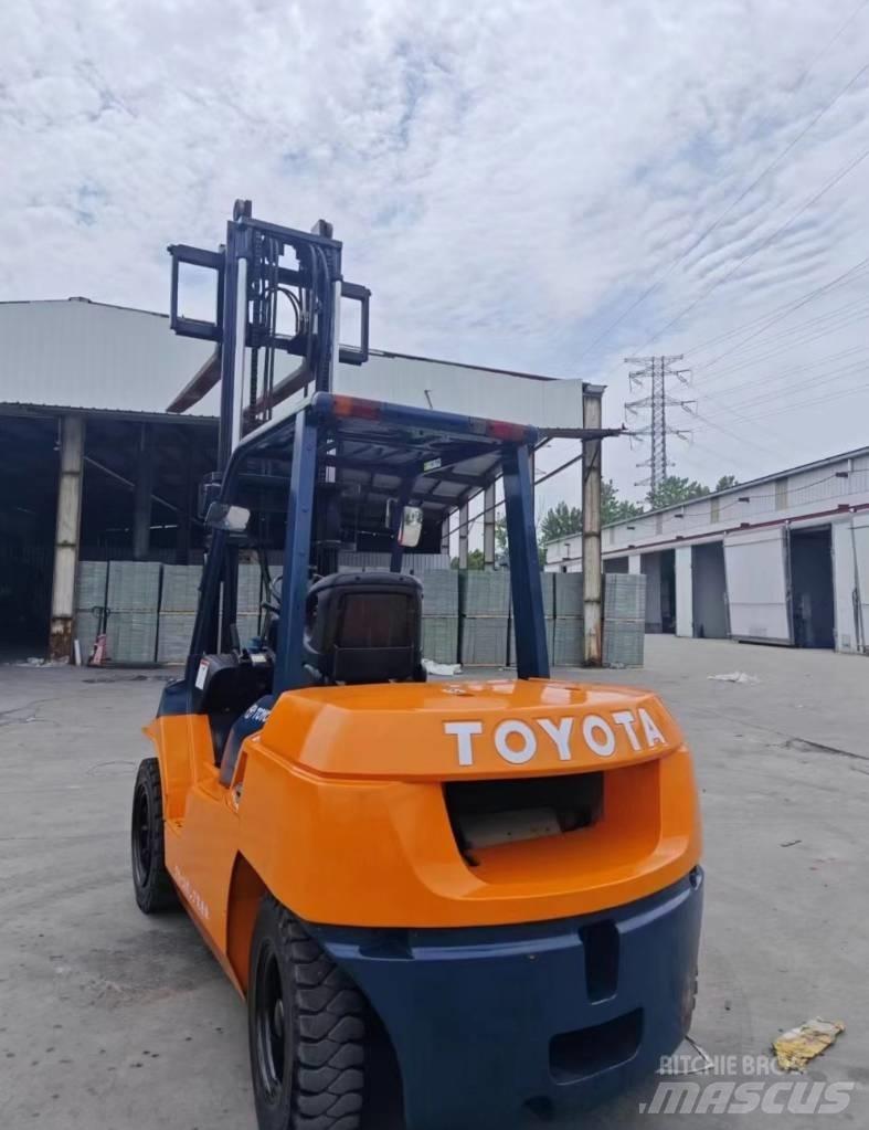 Toyota FD 50 Tehnika ar dīzeļa dzinēju