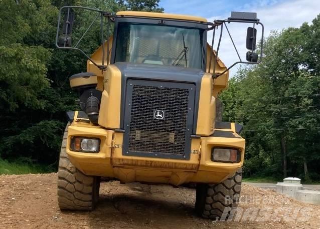 John Deere 300 D Artikulētie pašizgāzēji