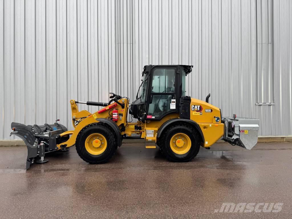 CAT 908 Iekrāvēji uz riteņiem