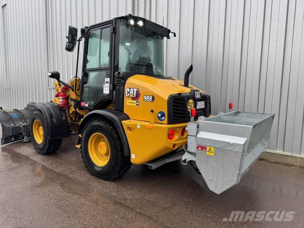CAT 908 Iekrāvēji uz riteņiem