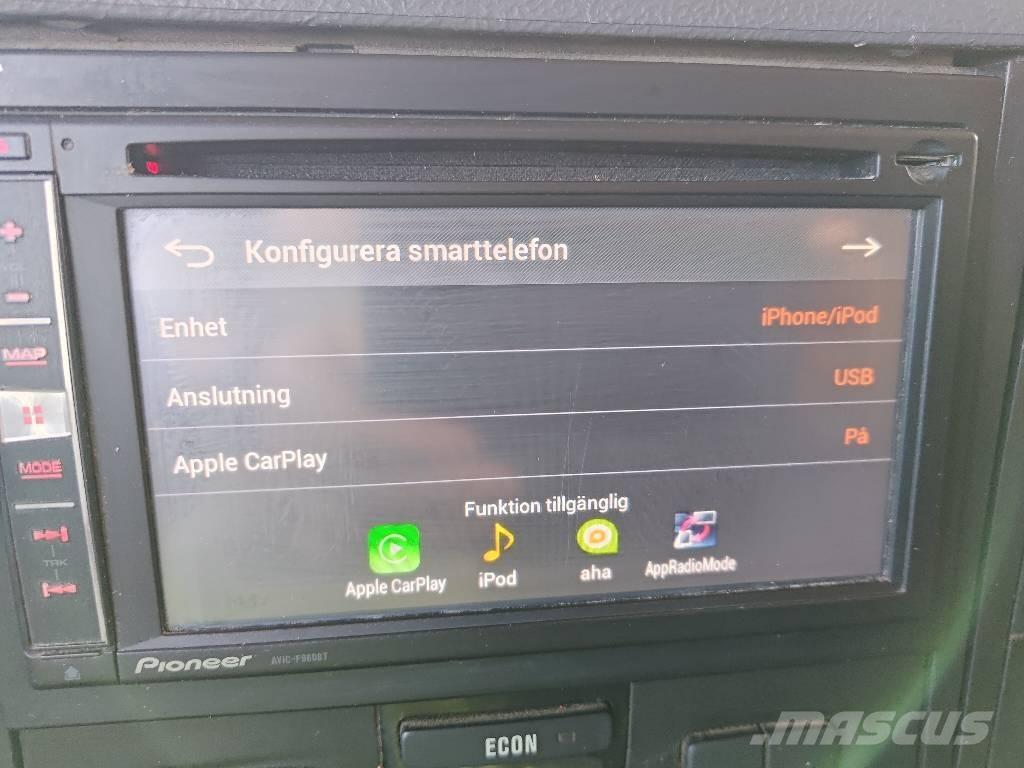 Scania P 400 Treileri ar āķi