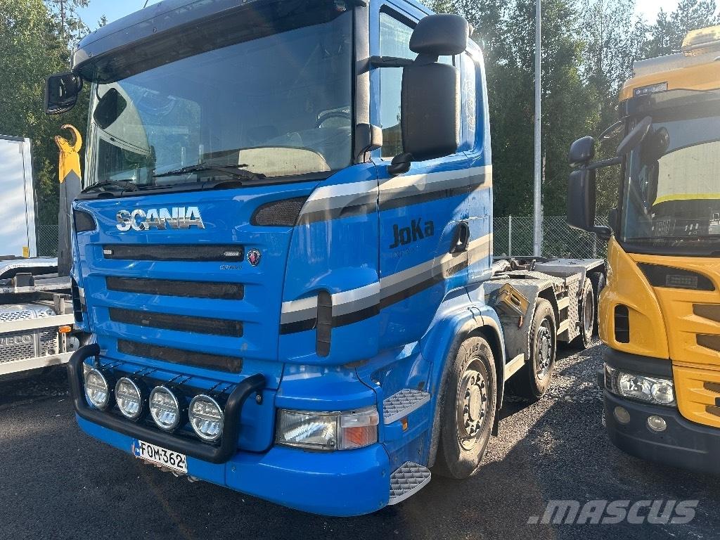 Scania R420 8X4/4 Treileri ar āķi