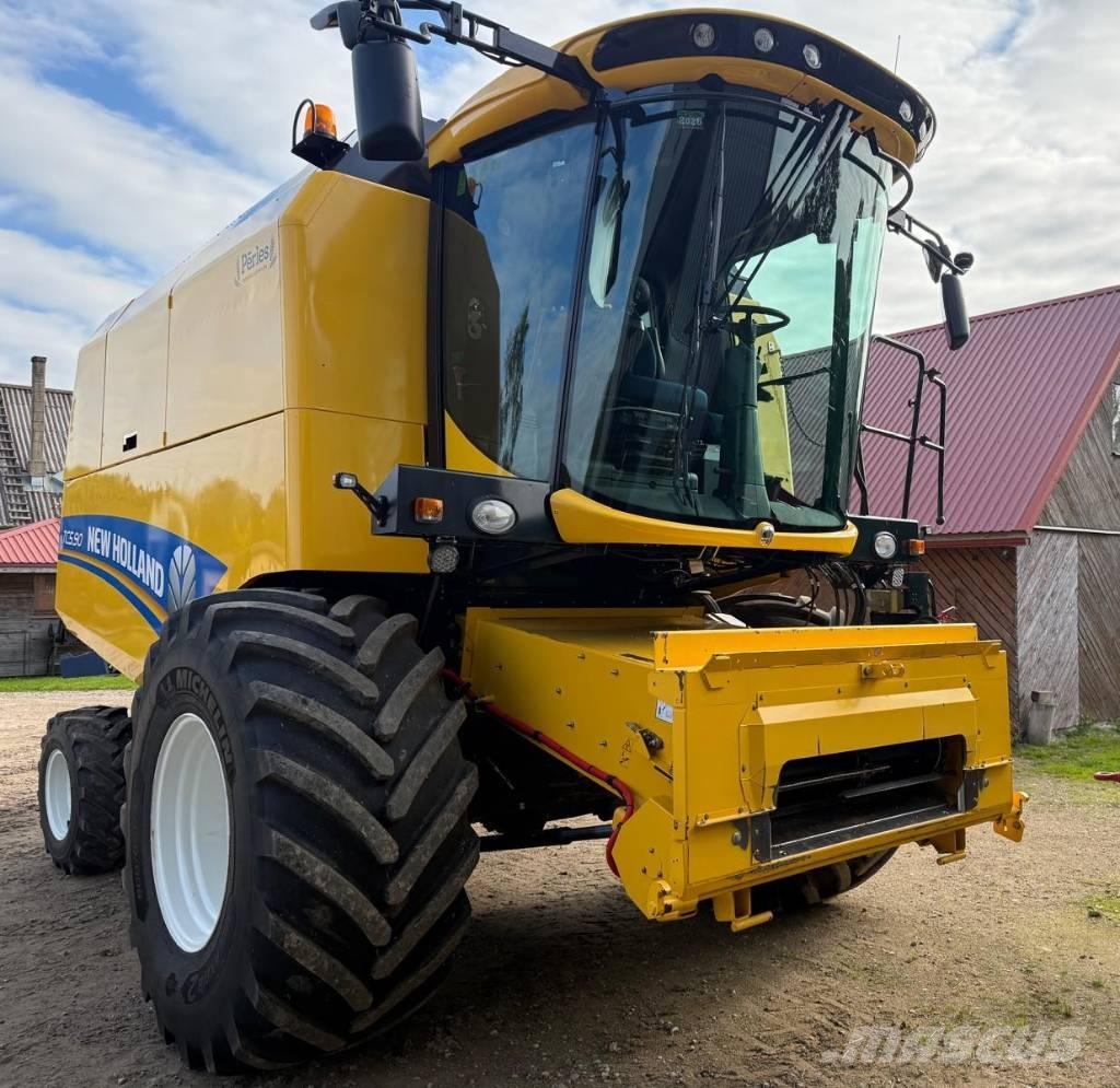 New Holland TC 5.90 Ražas novākšanas kombaini