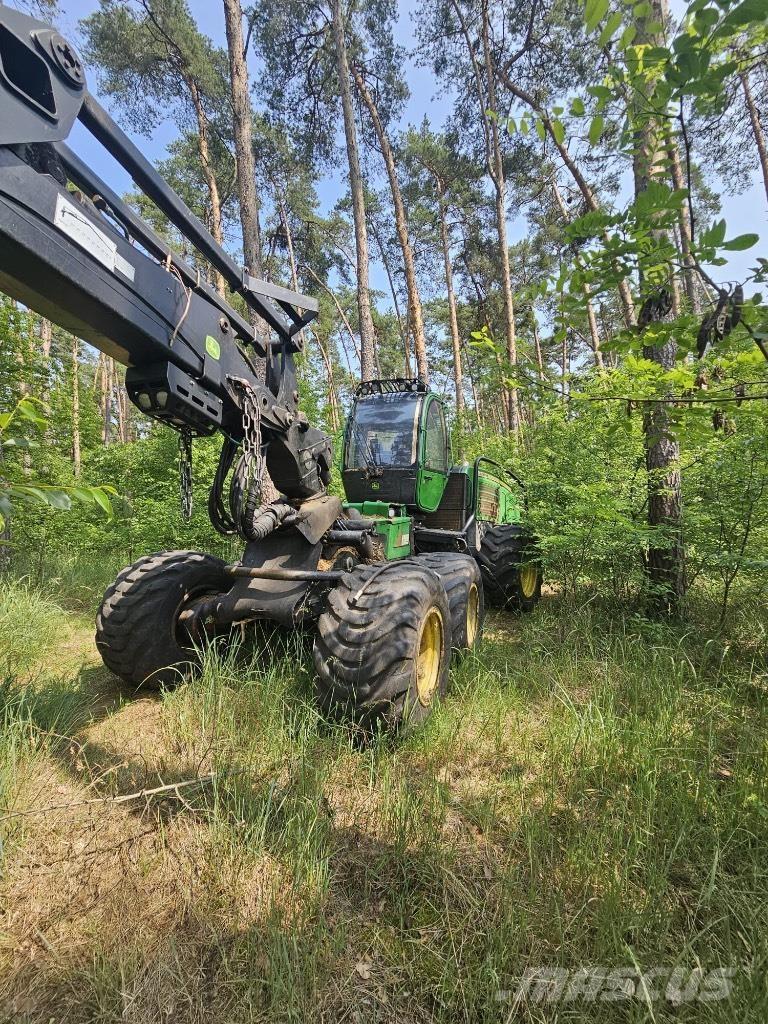 John Deere 1270 E Harvesteri