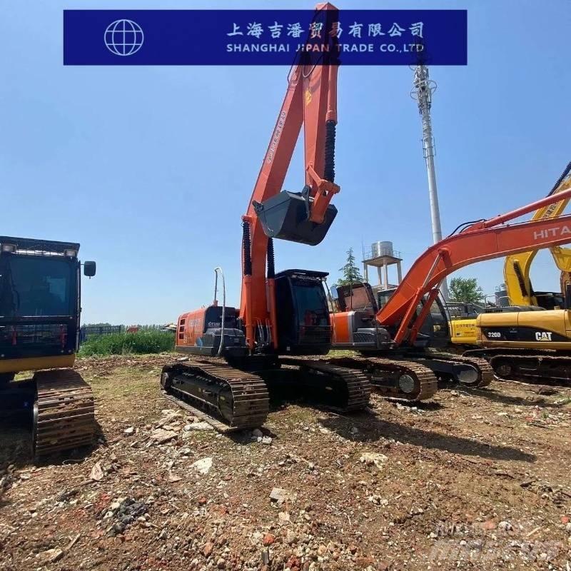 Hitachi ZX 210 Kāpurķēžu ekskavatori