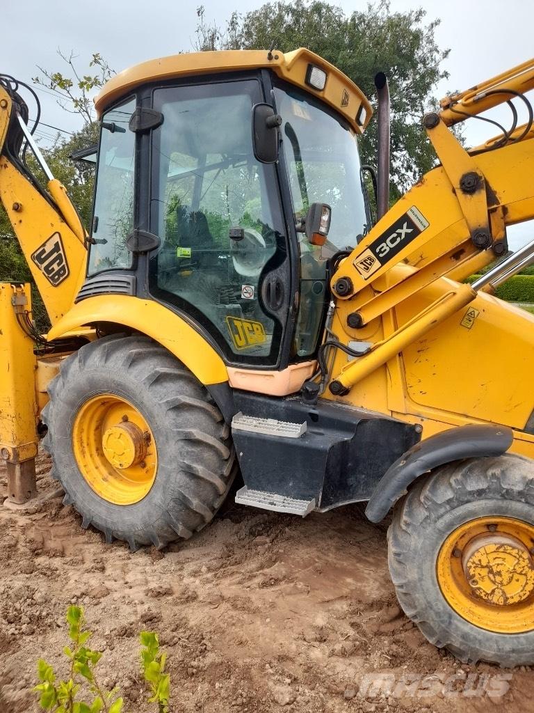 JCB 3 CX Ekskavatori-iekrāvēji
