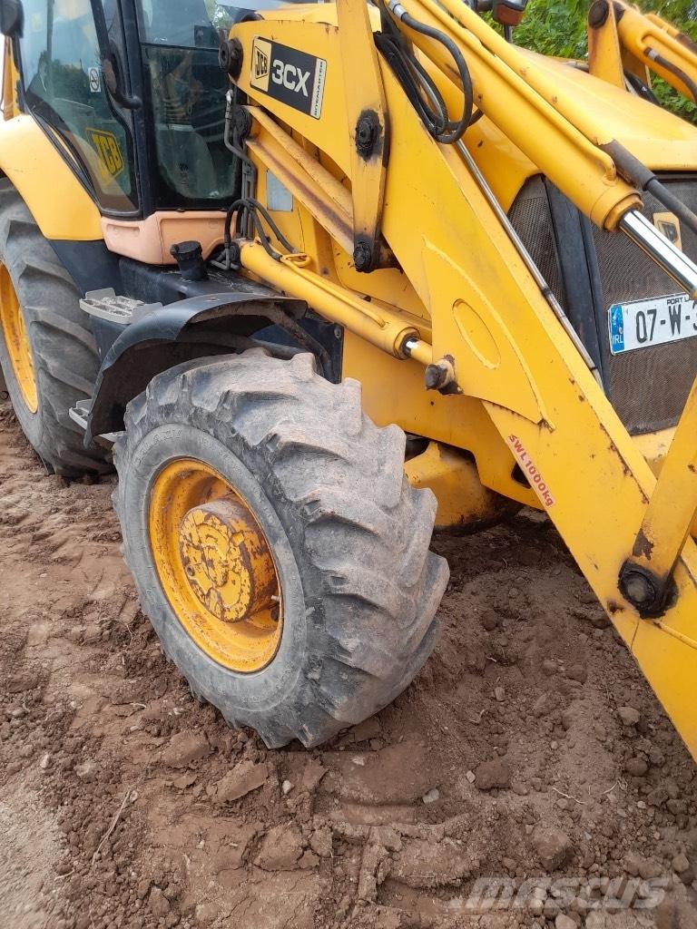 JCB 3 CX Ekskavatori-iekrāvēji