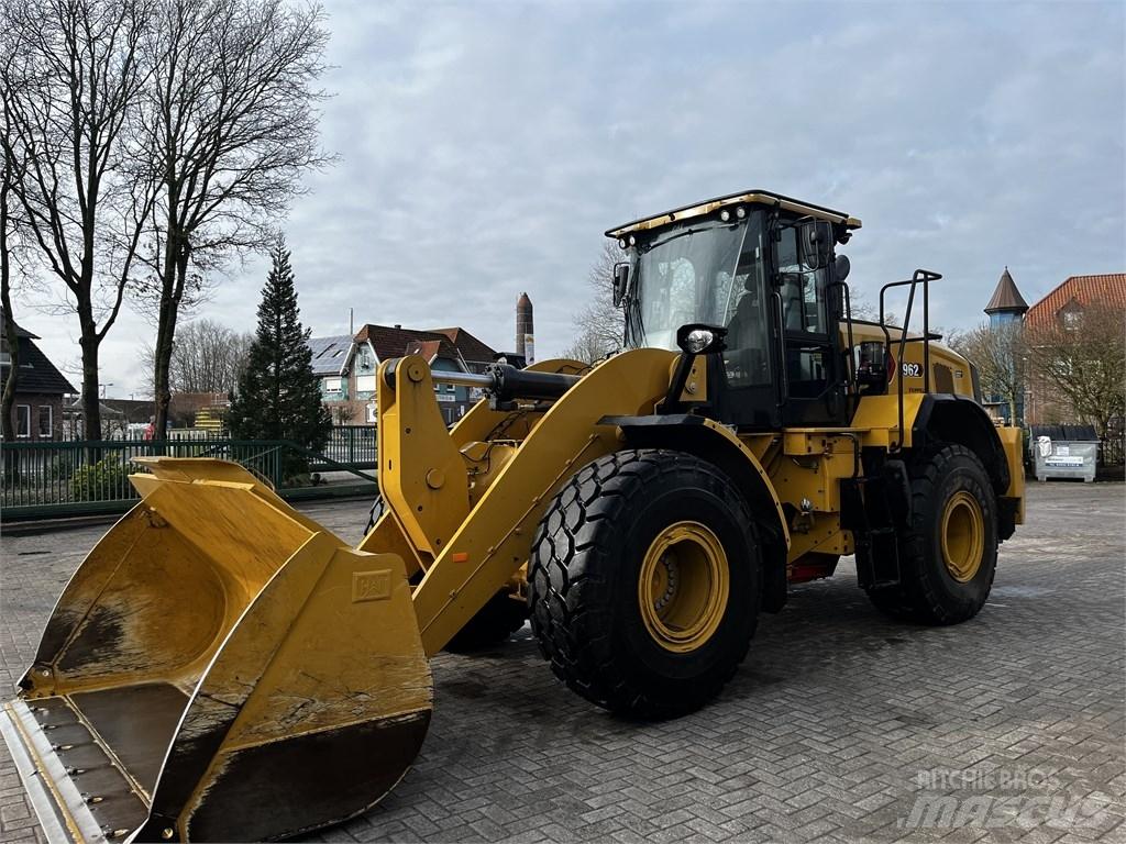 CAT 962 Iekrāvēji uz riteņiem