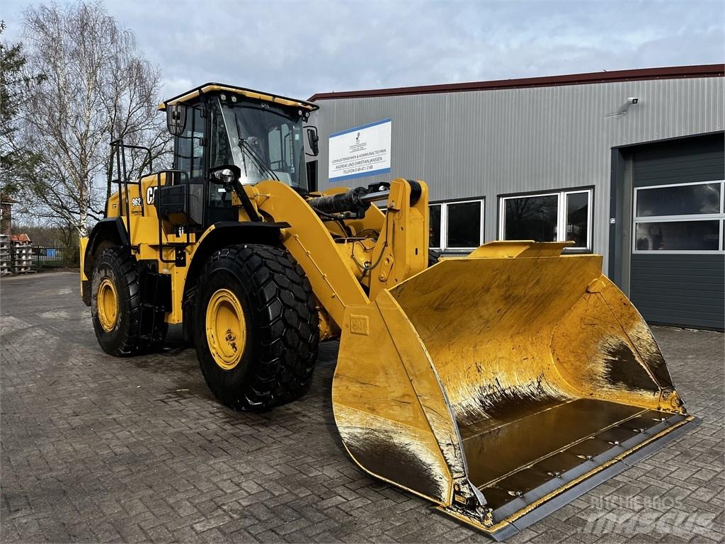 CAT 962 Iekrāvēji uz riteņiem