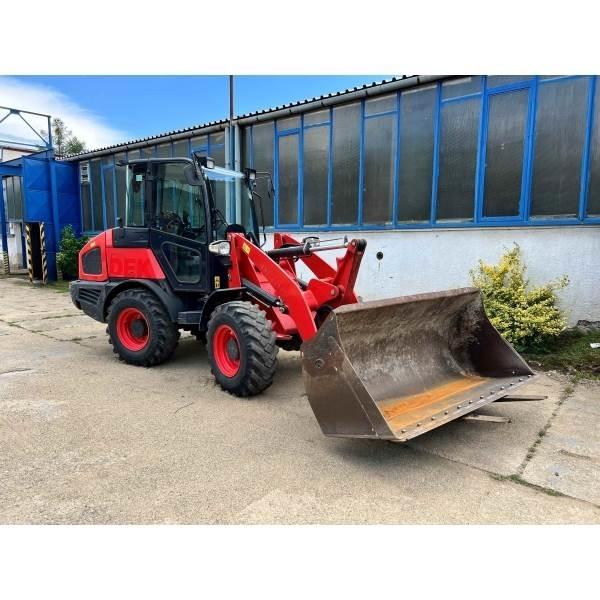 Kubota R082 Iekrāvēji uz riteņiem