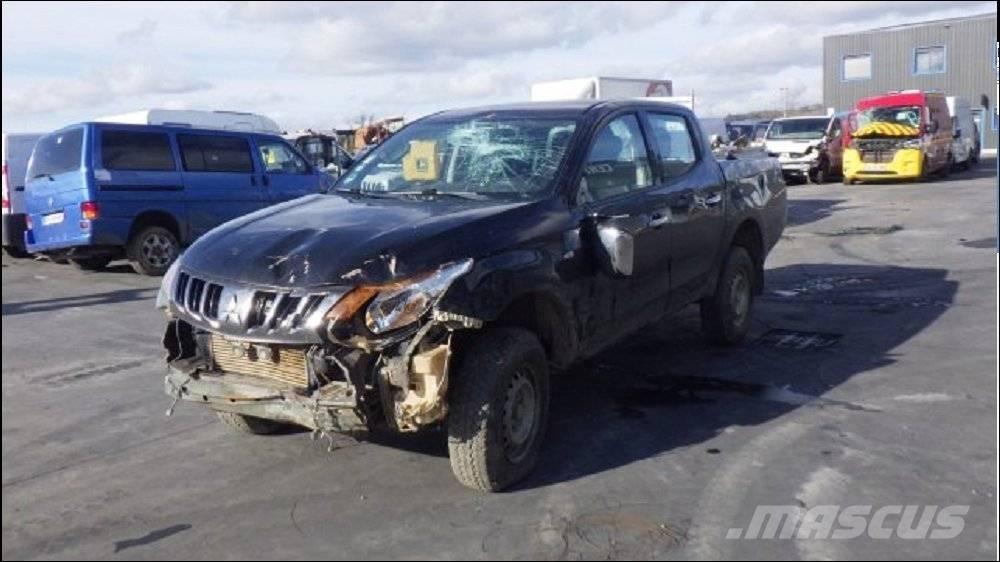 Mitsubishi L 200 4 Vieglais kravas automobilis/izkraušana no sāniem