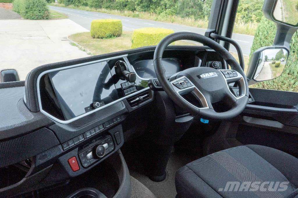 DAF XD 450 FAX 8x2 Autocisterna