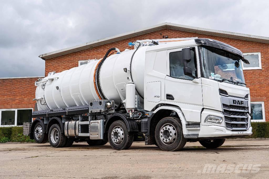 DAF XD 450 FAX 8x2 Autocisterna