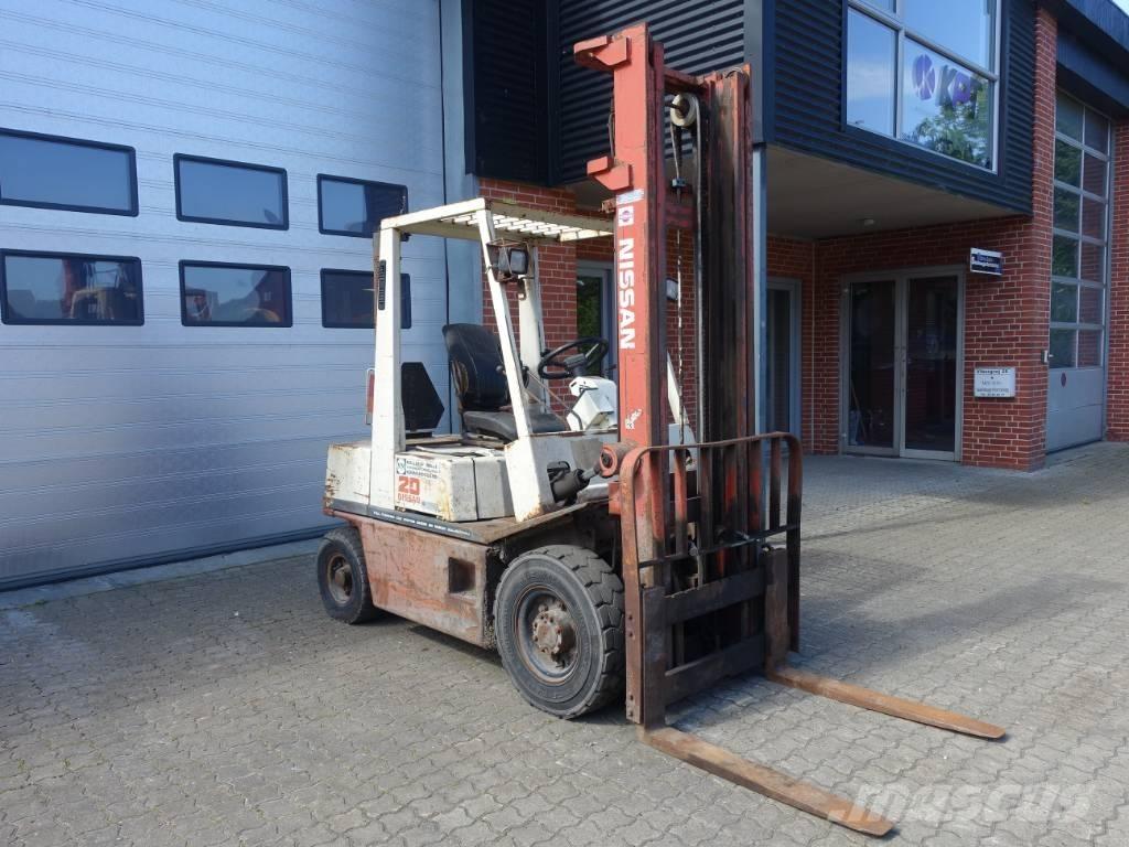 Nissan EH 02 A 20U Tehnika ar dīzeļa dzinēju