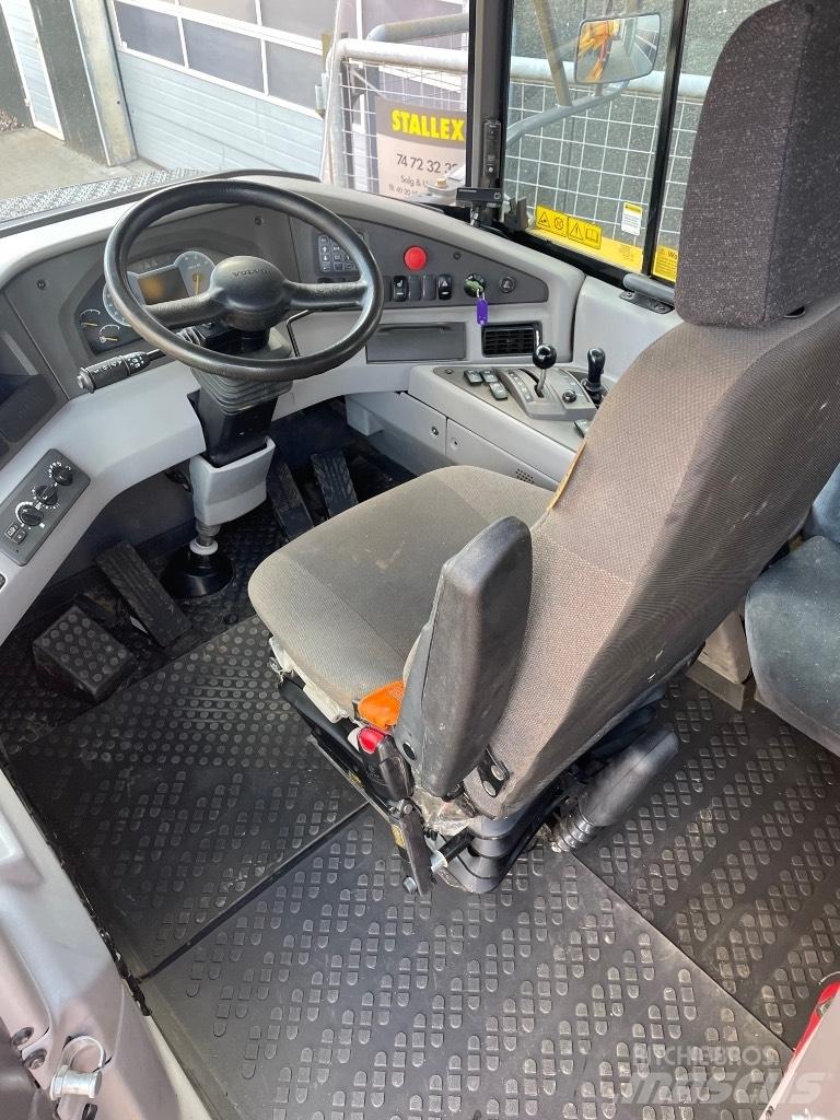 Volvo A30G Artikulētie pašizgāzēji