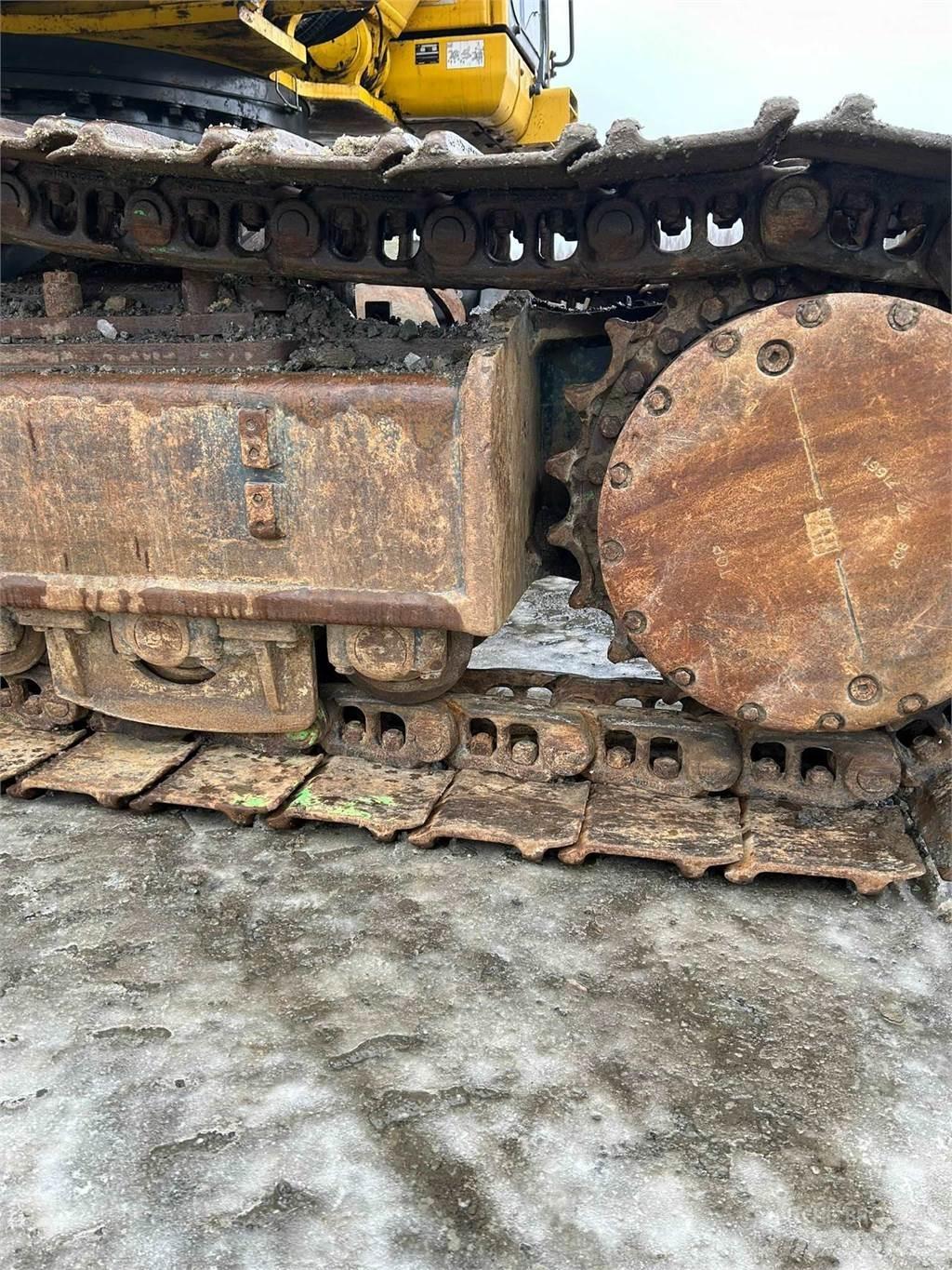 Komatsu PC490LC-11 Kāpurķēžu ekskavatori
