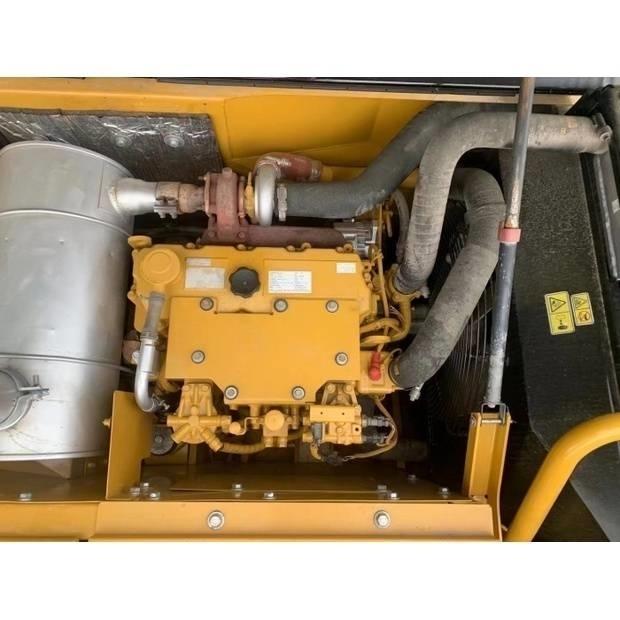 CAT 318d2 Kāpurķēžu ekskavatori