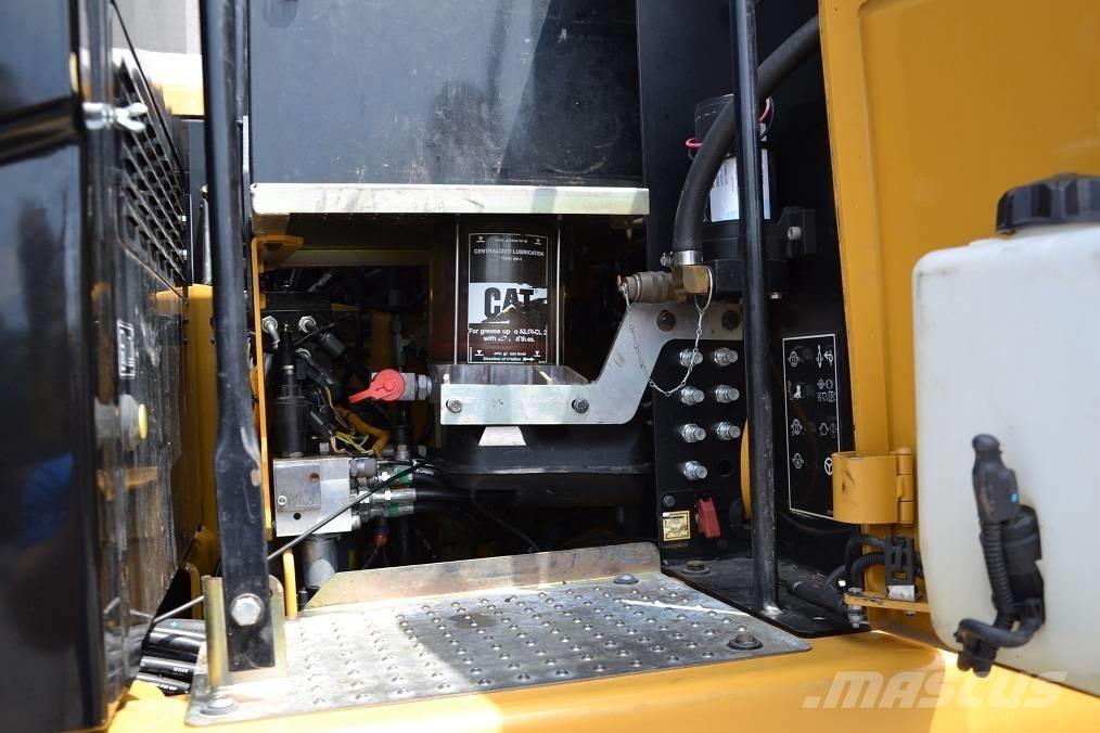 CAT M 315 D Ekskavatori uz riteņiem