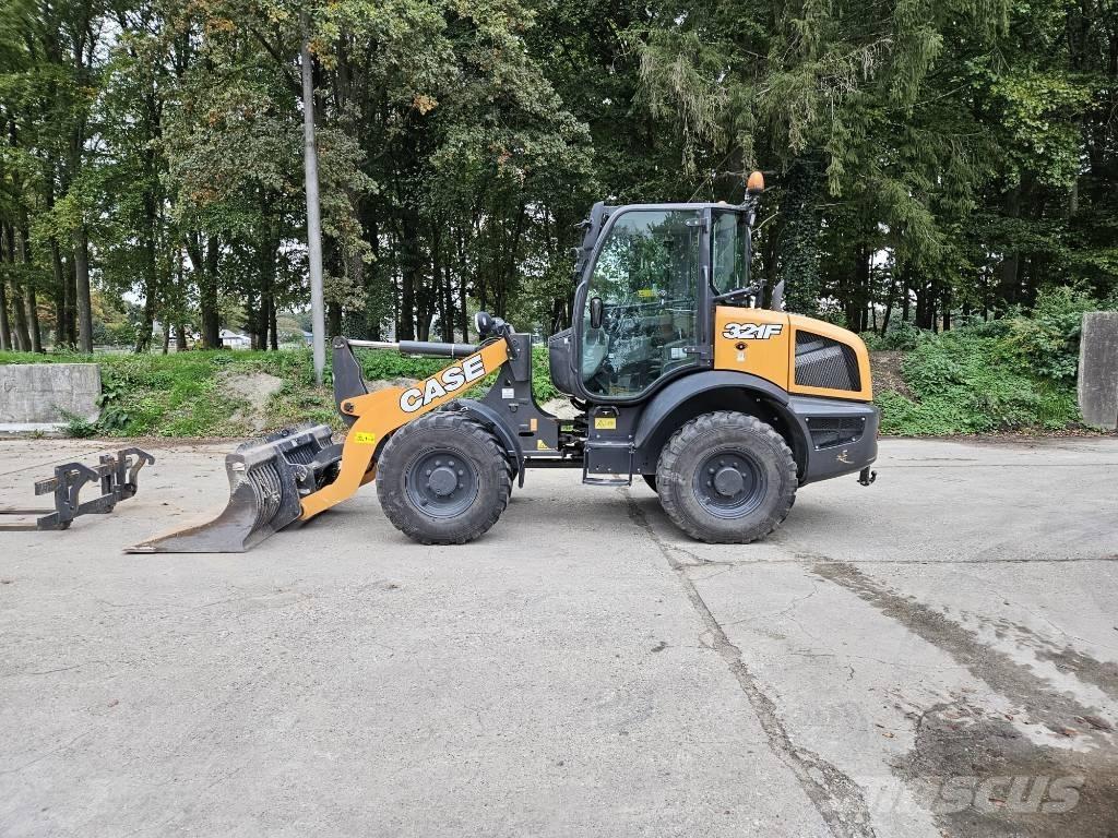 CASE 321F Iekrāvēji uz riteņiem