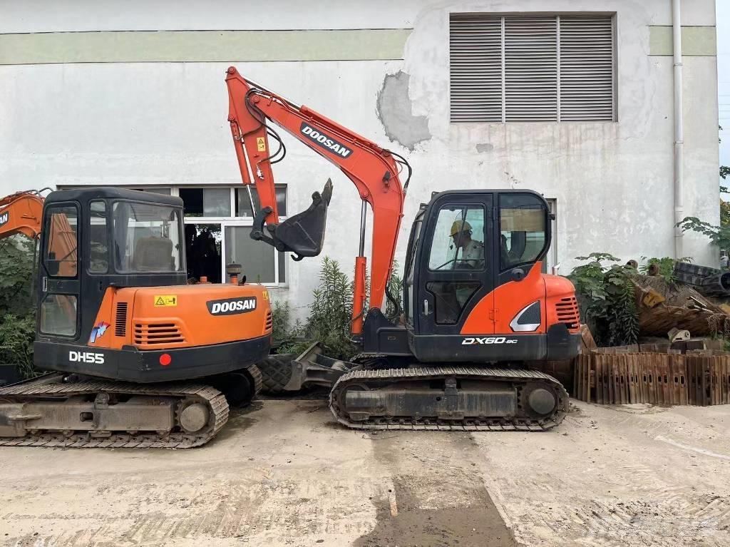 Doosan DX 60 Kāpurķēžu ekskavatori