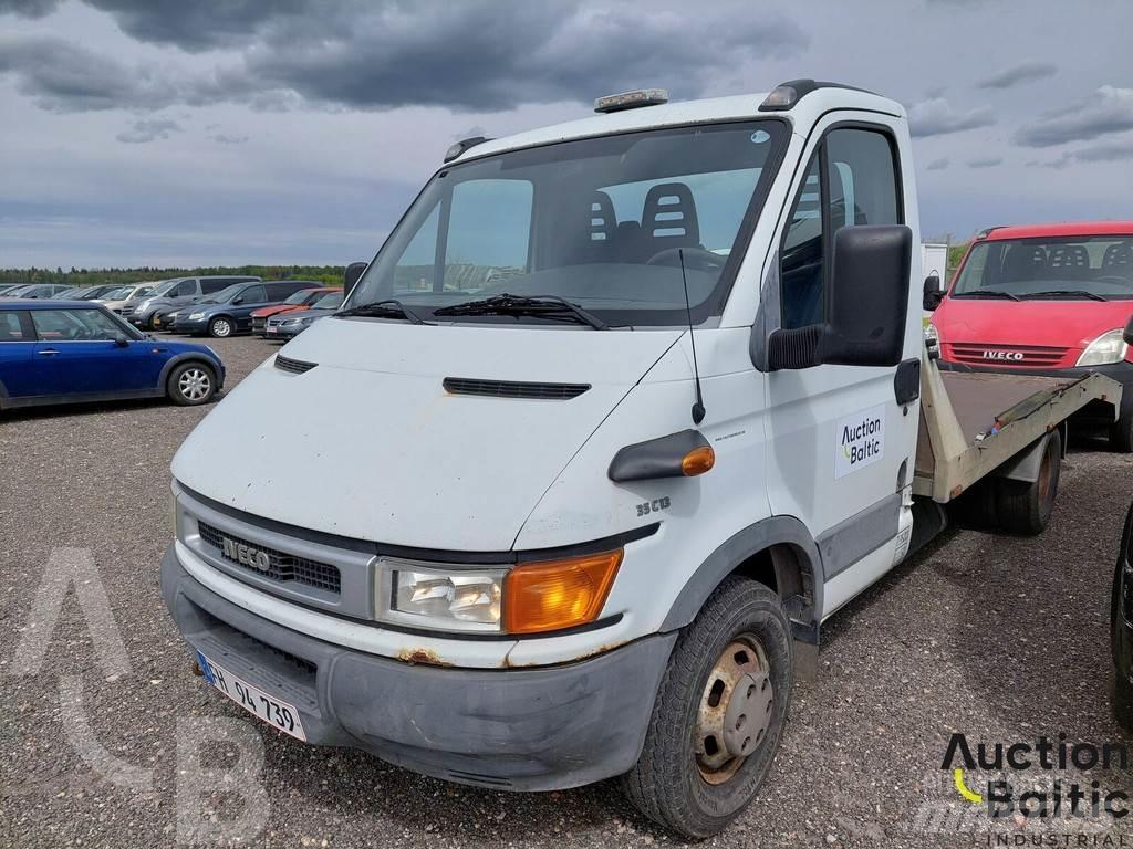 Iveco 35C 13 Evakuators ar manipulatoru