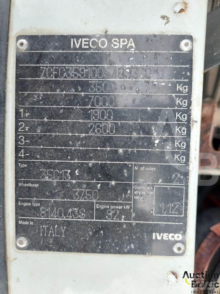Iveco 35C 13 Evakuators ar manipulatoru