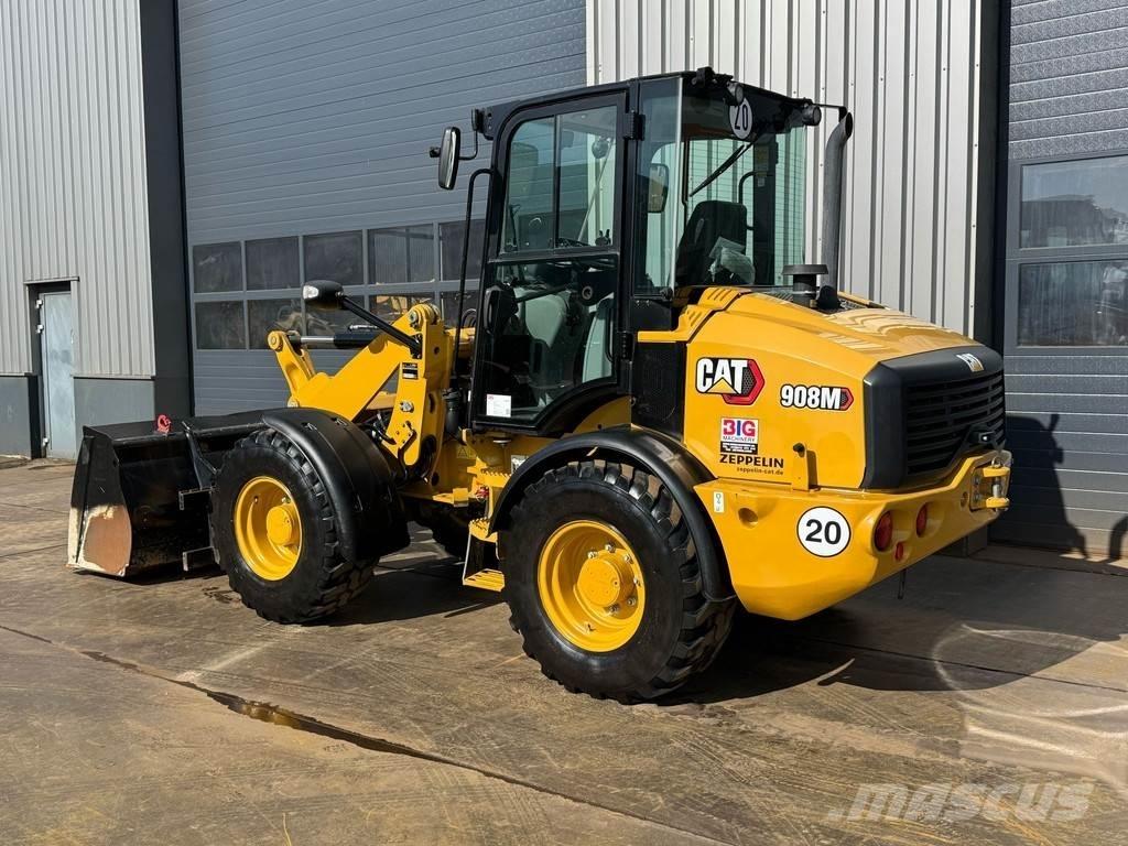 CAT 908M Iekrāvēji uz riteņiem