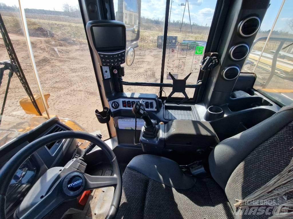 Hyundai HL 960 Iekrāvēji uz riteņiem