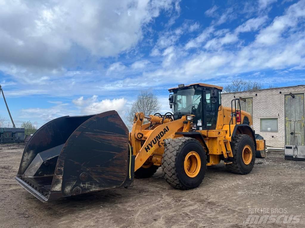 Hyundai HL 960 Iekrāvēji uz riteņiem