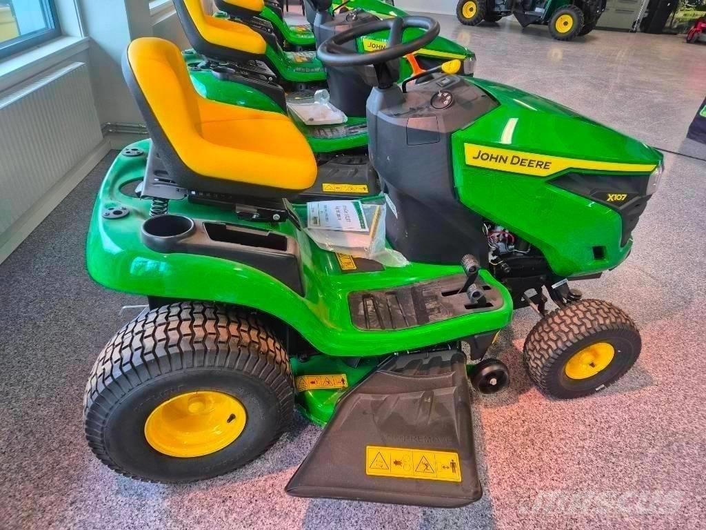 John Deere 107 R Mauriņa traktors