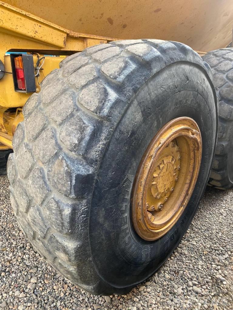 CAT 725 Artikulētie pašizgāzēji