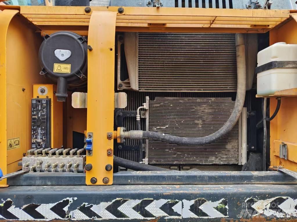 Hyundai R 225LC-9T Kāpurķēžu ekskavatori