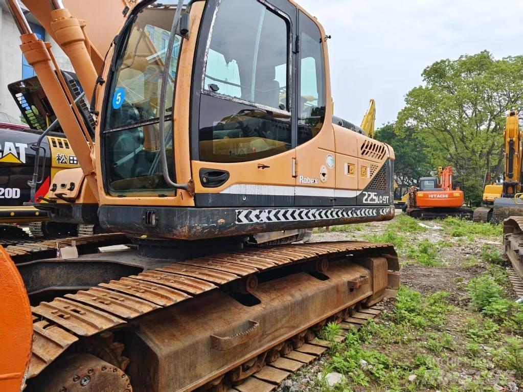 Hyundai R 225LC-9T Kāpurķēžu ekskavatori
