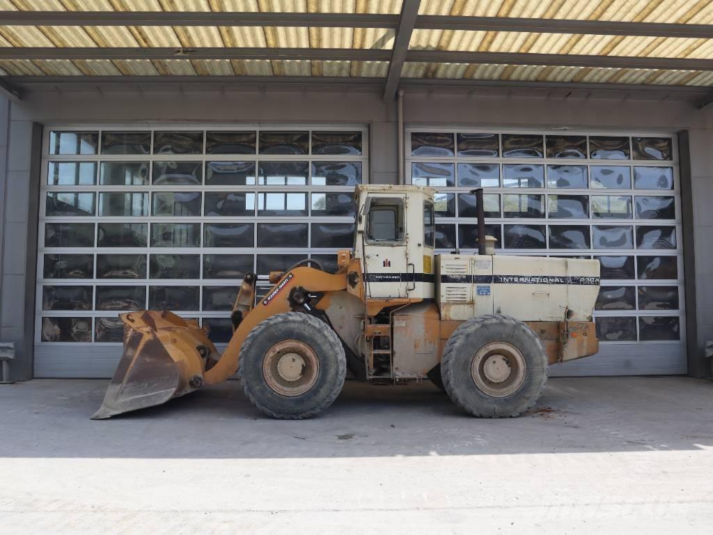 International 530 A Iekrāvēji uz riteņiem