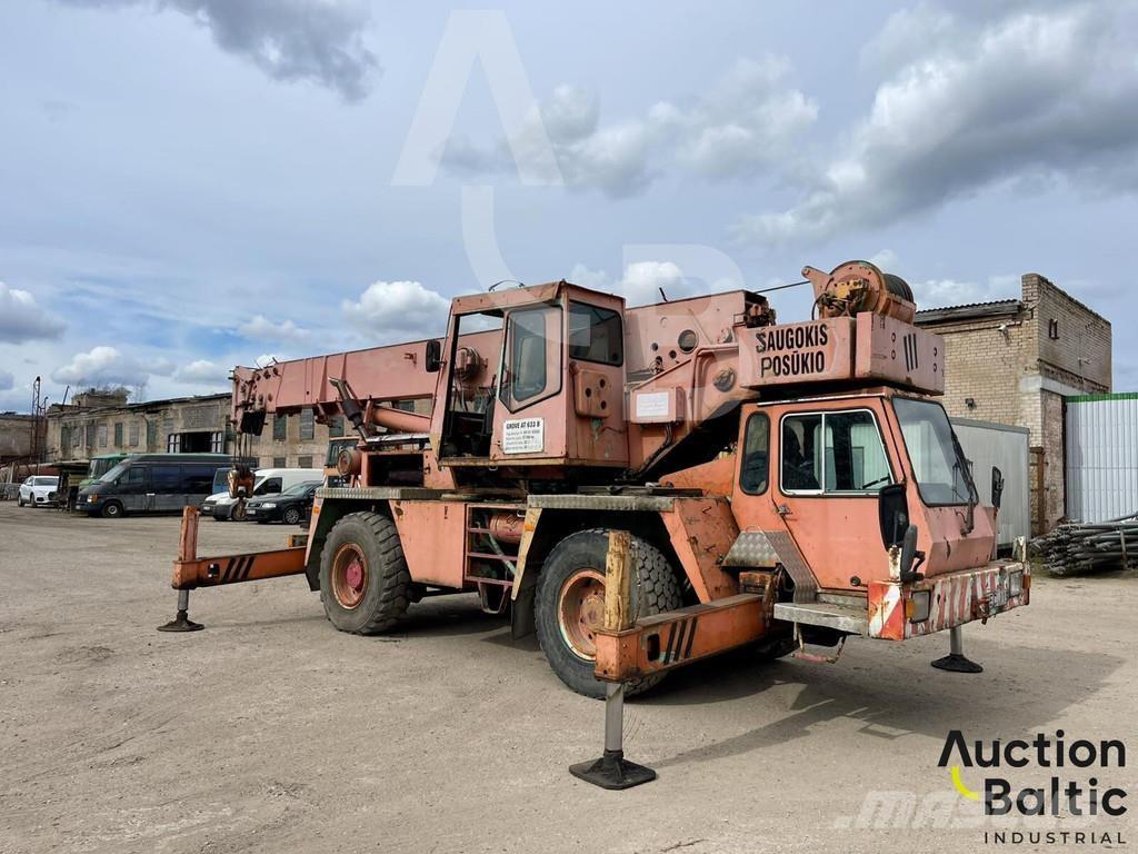 Grove AT 633 B Smagās mašīnas ar celtni