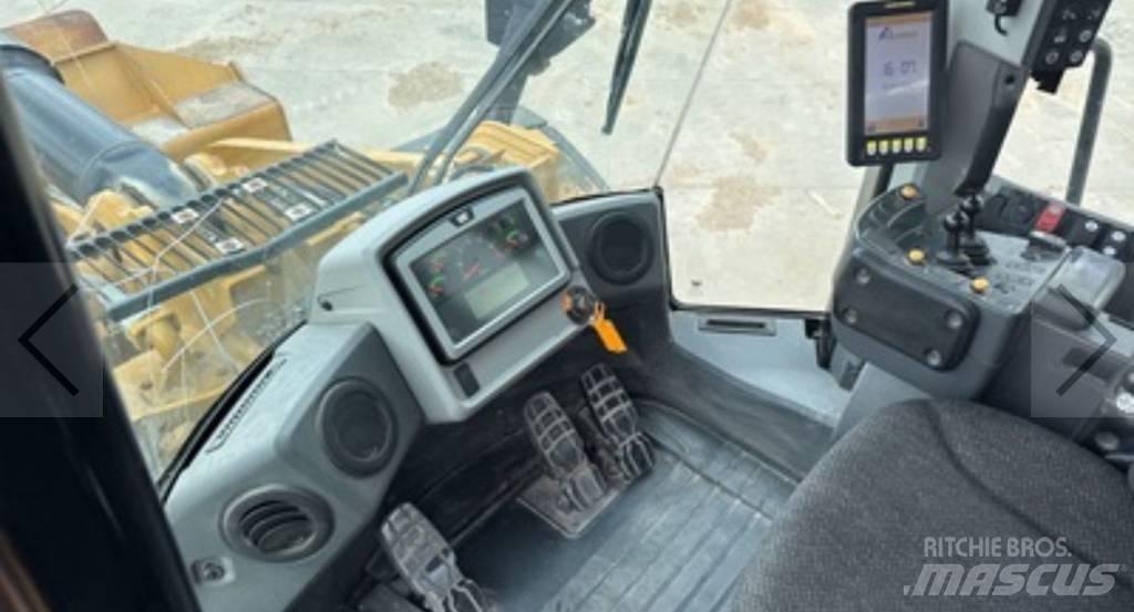 CAT 966 M Iekrāvēji uz riteņiem
