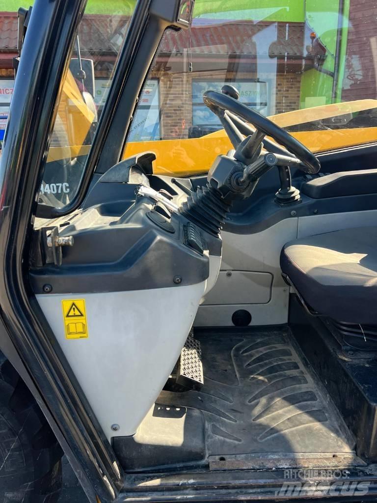 CAT TH 407 C Teleskopiskie manipulatori