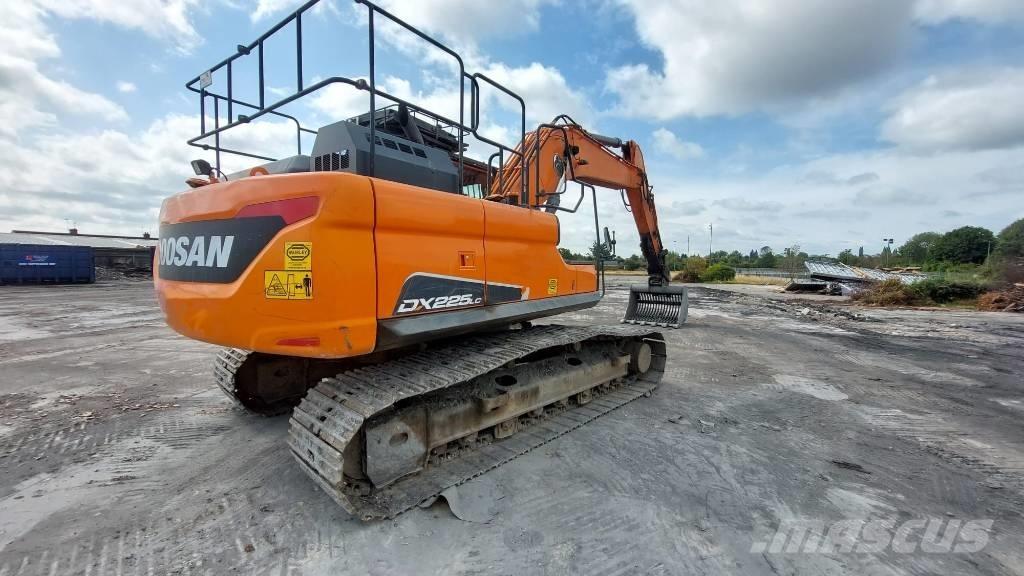 Doosan DX 225 LC Kāpurķēžu ekskavatori