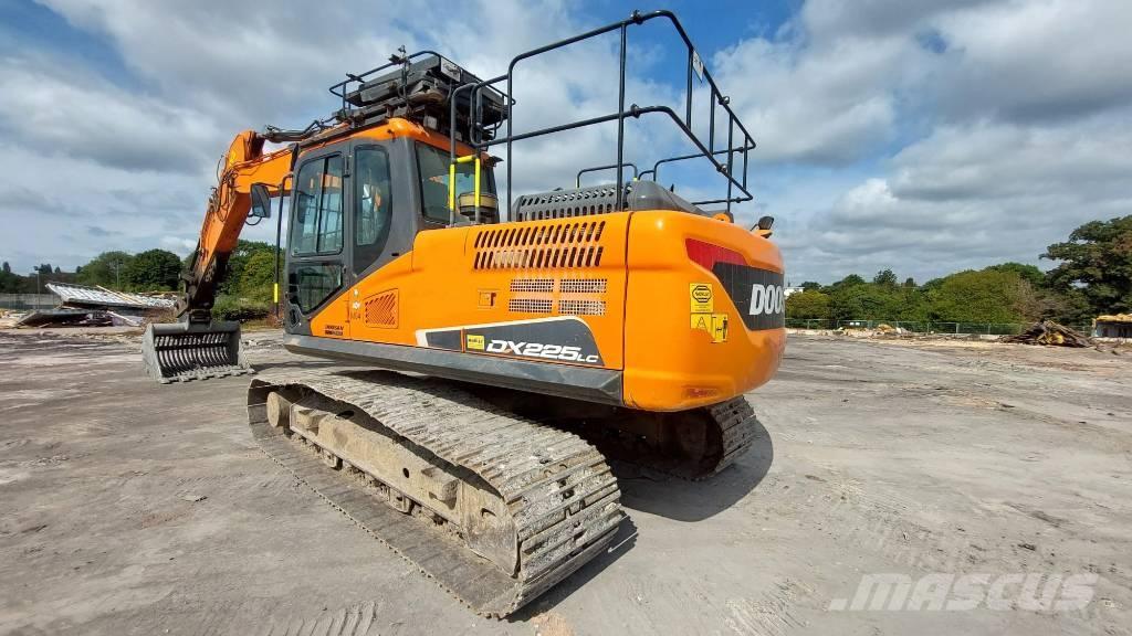 Doosan DX 225 LC Kāpurķēžu ekskavatori