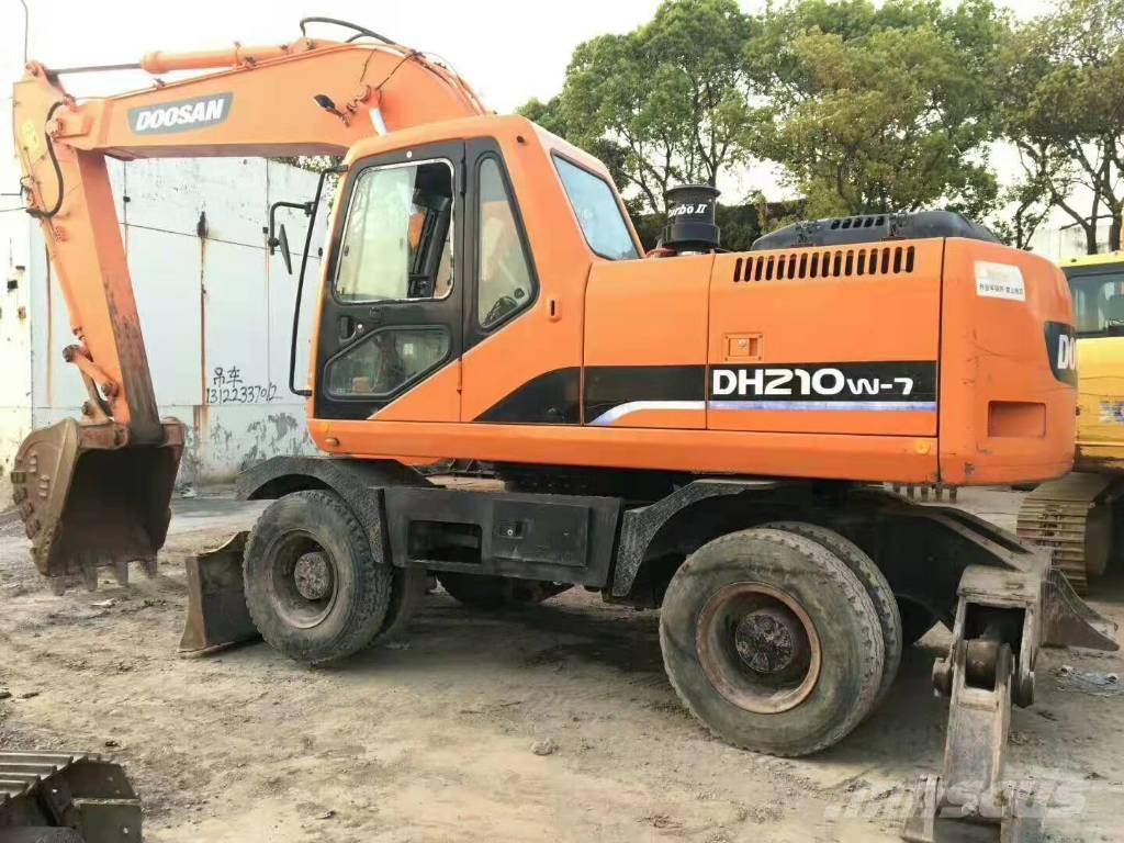 Doosan DH210W-7 Ekskavatori uz riteņiem