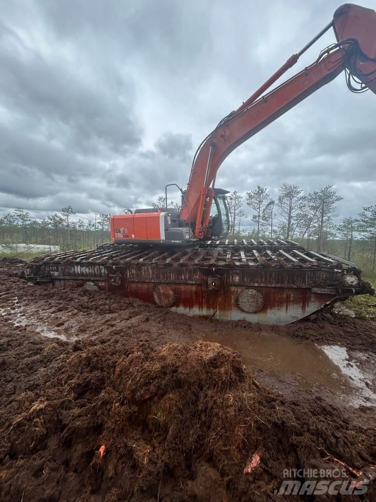 Hitachi 250 Amfībijas tipa ekskavatori