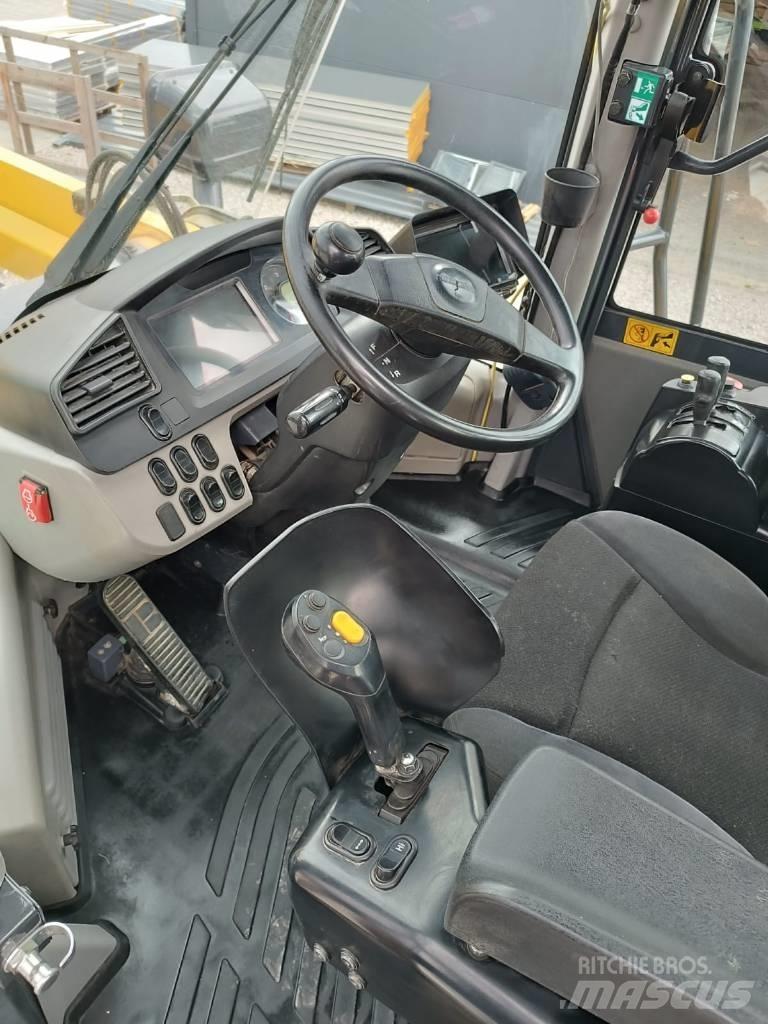 Komatsu WA 500 Iekrāvēji uz riteņiem