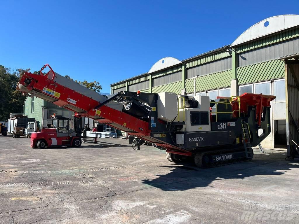 Sandvik QJ 241 Mobilie drupinātāji