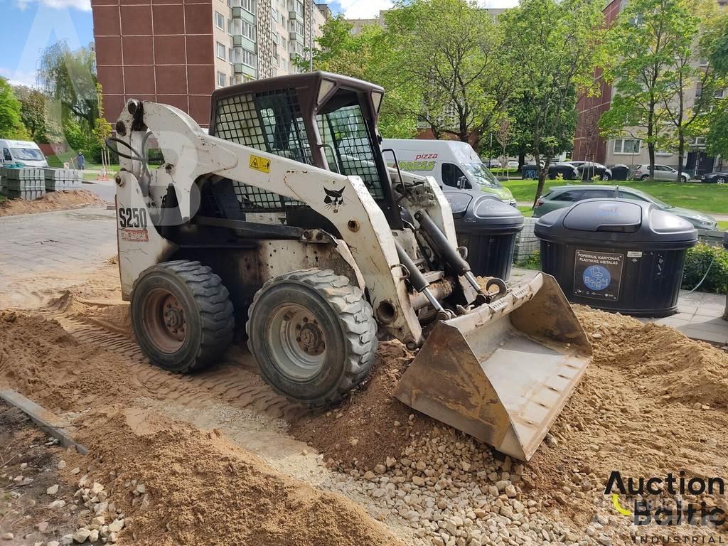 Bobcat S 250 Lietoti riteņu kompaktiekrāvēji