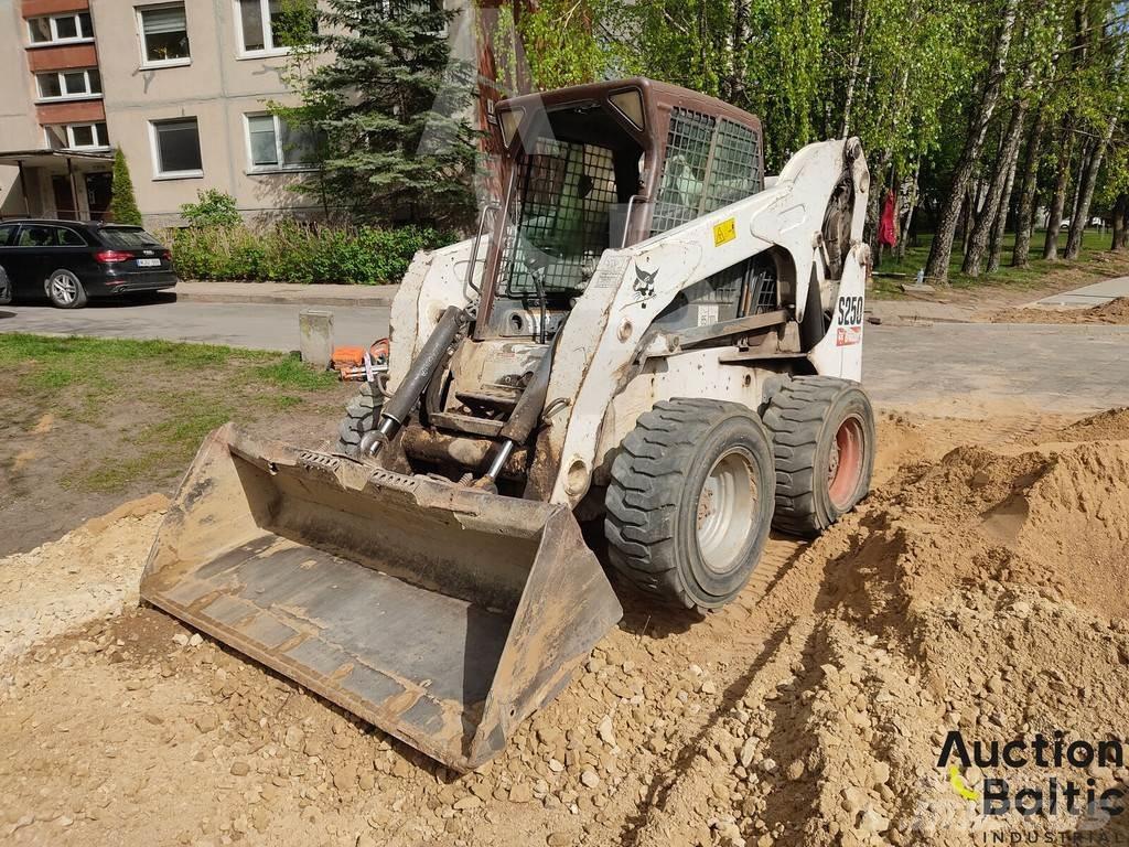 Bobcat S 250 Lietoti riteņu kompaktiekrāvēji