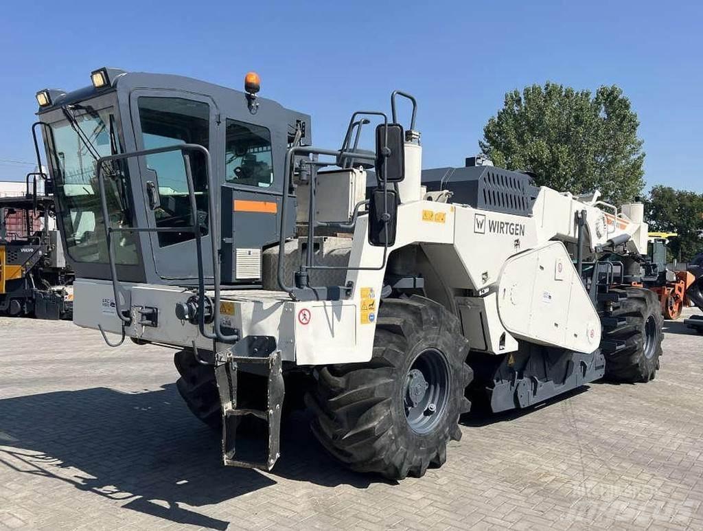 Wirtgen WR 2400 Asfalta savācējs