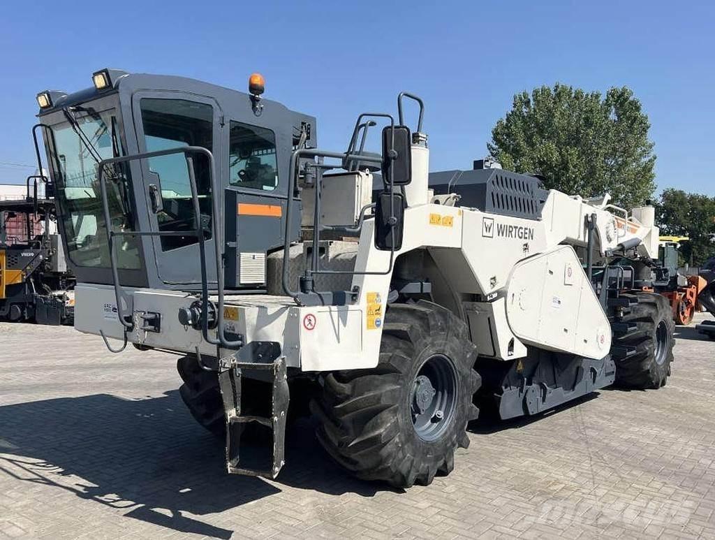 Wirtgen WR 2400 Asfalta savācējs