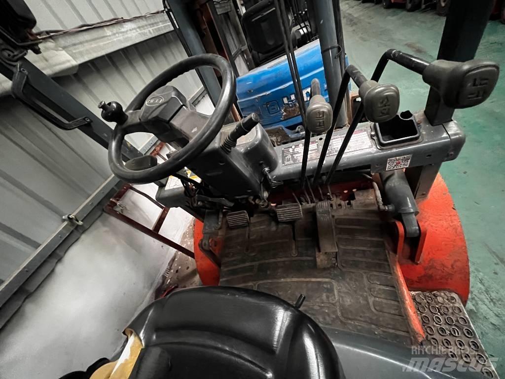 Heli CPCD 30 Tehnika ar dīzeļa dzinēju
